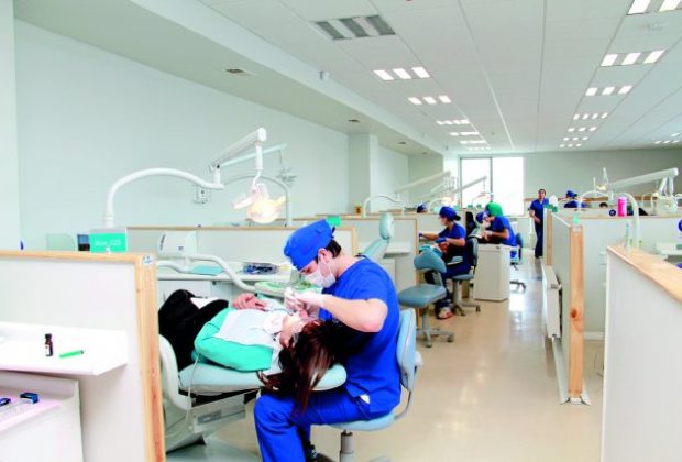 Colegio de Dentistas inicia campaña por acreditación obligatoria en Odontología
